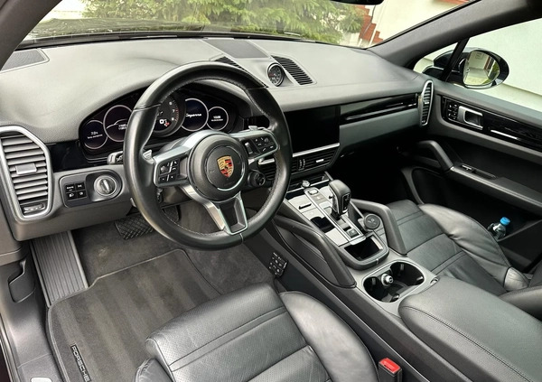 Porsche Cayenne cena 299000 przebieg: 87000, rok produkcji 2019 z Poznań małe 352